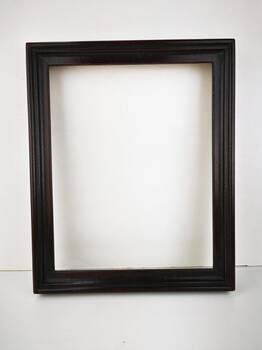 Rustykalna rama czarna z efektem postarzenia i widoczną strukturą drewna