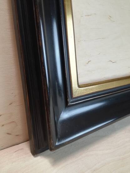 Profil ramy Vespera – lite drewno, złocenie na wodę, subtelne przejścia tonalne metodą sfumato.