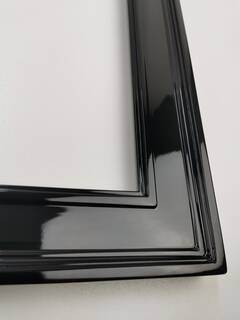 Custom Black Framed Mirror with 52 mm High-Gloss Moulding