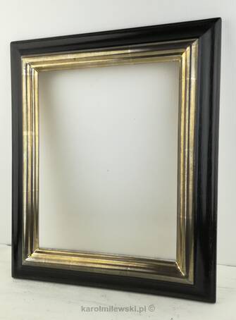 Elegant Silver Frame with Hand-Painted Patina – A sophisticated blend of silver leaf with hand-applied black and dark brown distressing, creating a timeless and noble finish.