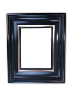 "Lunaria" – Hand-Gilded Frame with Timeless Elegance