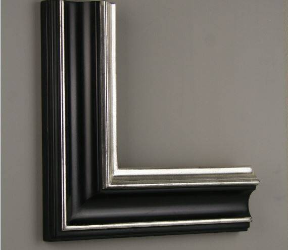 Czarna rama do obrazu pozłacana białym złotem