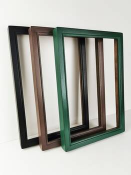 Porównanie kolorów ram do obrazu – rustykalne wykończenie w zieleni, brązie i czerni