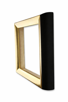 Złota rama do obrazu na wymiar, złocenie złotem 23 karat na czerwonej glince. Widok z boku.