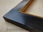 Picture frame with closed corners