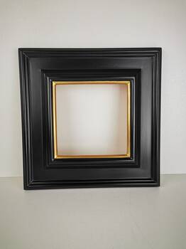 Coved Frame Vittoria – elegancka rama z wyniesioną krawędzią, podkreślająca głębię obrazu