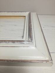 Mirror in white distressed frame