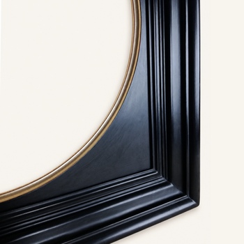 Corner of a round picture frame – wooden spline joint, tondo ring gilt 22K moon gold leaf