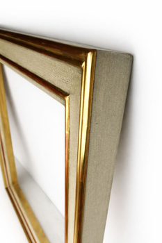 Profil drewnianej ramy do obrazu na wymiar o szerokości około 60 mm i grubości około 38 mm, przeznaczonej do eleganckiej oprawy.