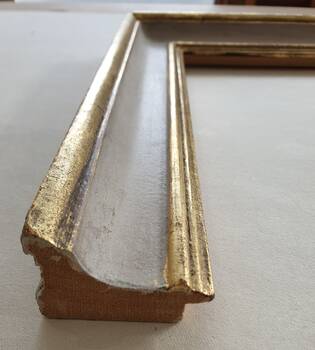 Picture frame gilded 22ct yellow gold, channel and sides painted chalk.