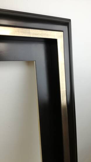 Czarna rama do obrazu, pływająca, złoto księżycowe na szarej glince do blejtramu 30 mm. grubości