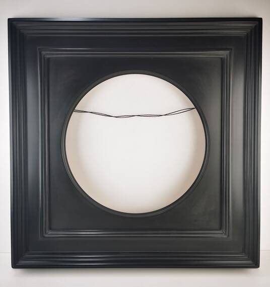 Picture frame with tondo