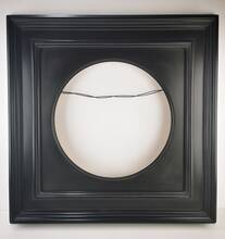 Picture frame with tondo