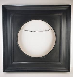 Picture frame with tondo