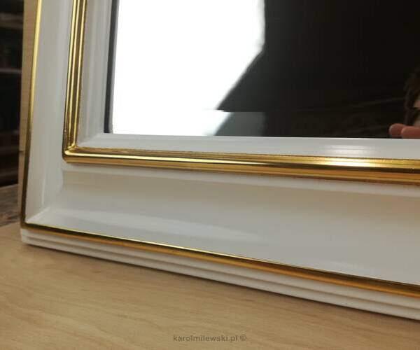 Jak dobrać odpowiednie lustro do salonu w domu