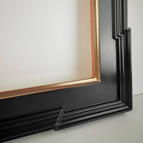 Casina 2 – Classic Picture Frame in Moon Gold on a Red Clay Base