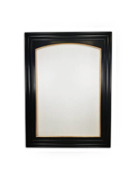 Arched Frame Gilded with Gold Leaf – Museum-Grade Presentation for Sacred Artworks